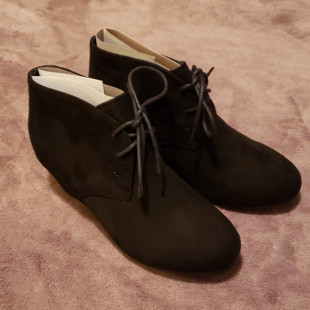 Girl's Bella Marie Weyoh ankle boots- Y4 NWT